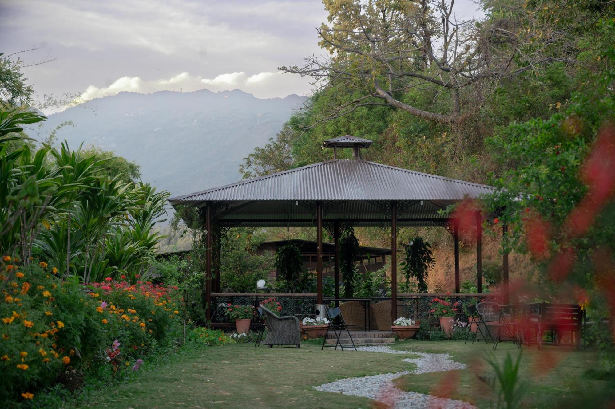 ทรี ออฟ ไลฟ์ รีสอร์ต เชิงเขาเดห์ราดูน Hotel เดห์ราดุน ภายนอก รูปภาพ