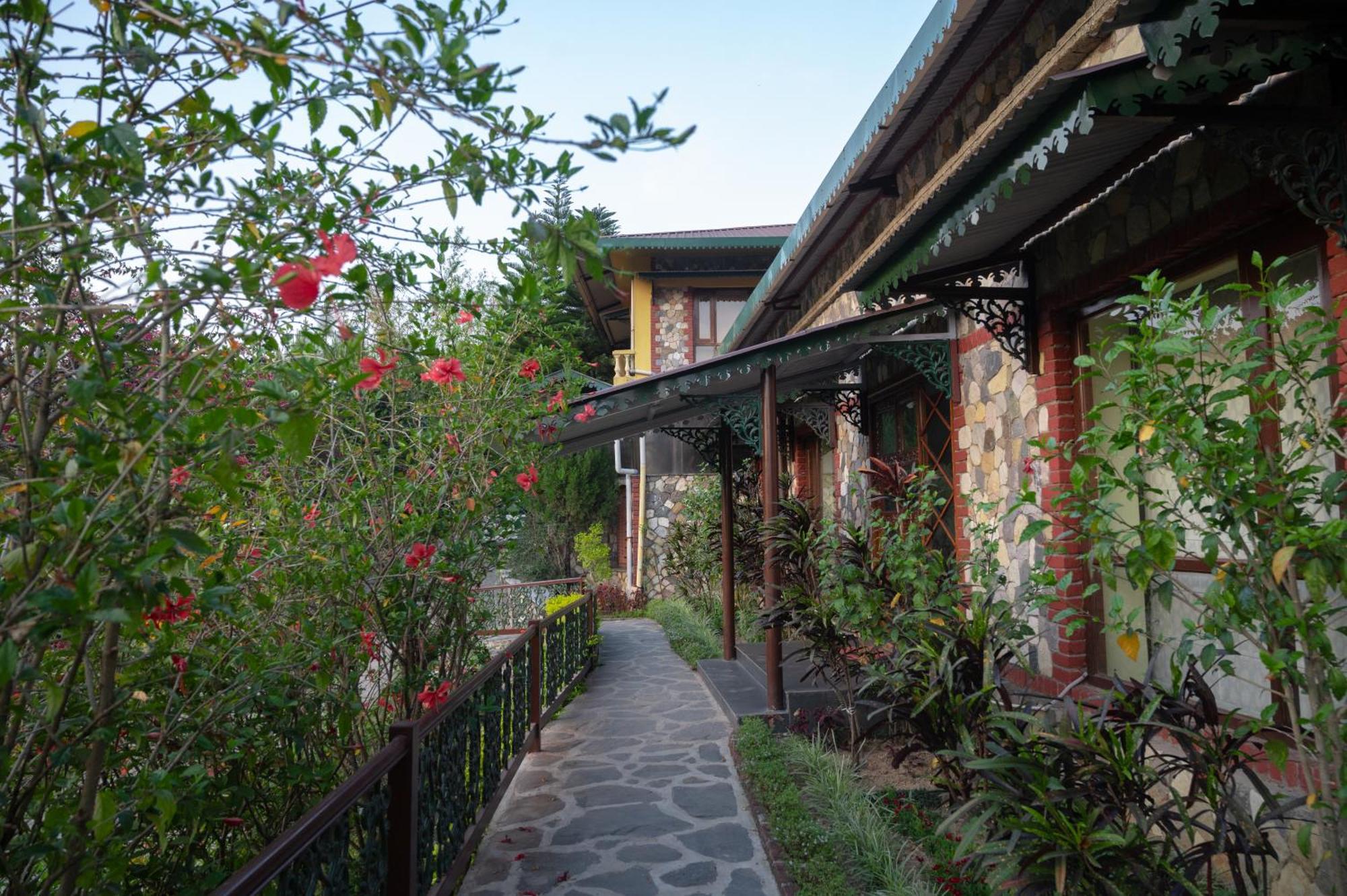 ทรี ออฟ ไลฟ์ รีสอร์ต เชิงเขาเดห์ราดูน Hotel เดห์ราดุน ภายนอก รูปภาพ